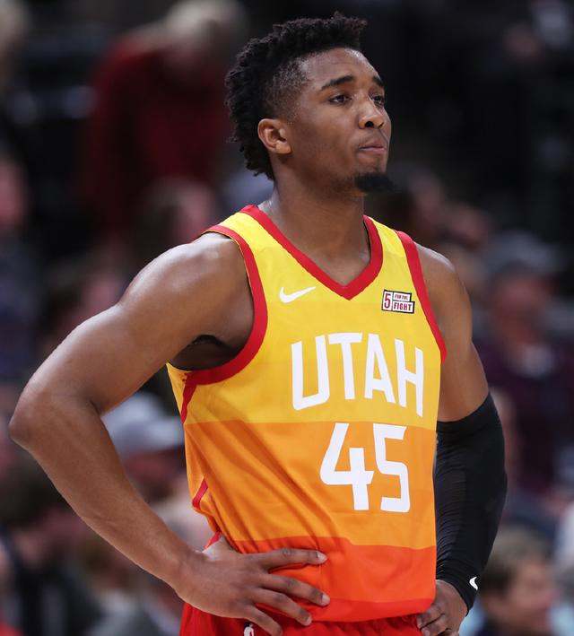 观众们期待 观众们期待