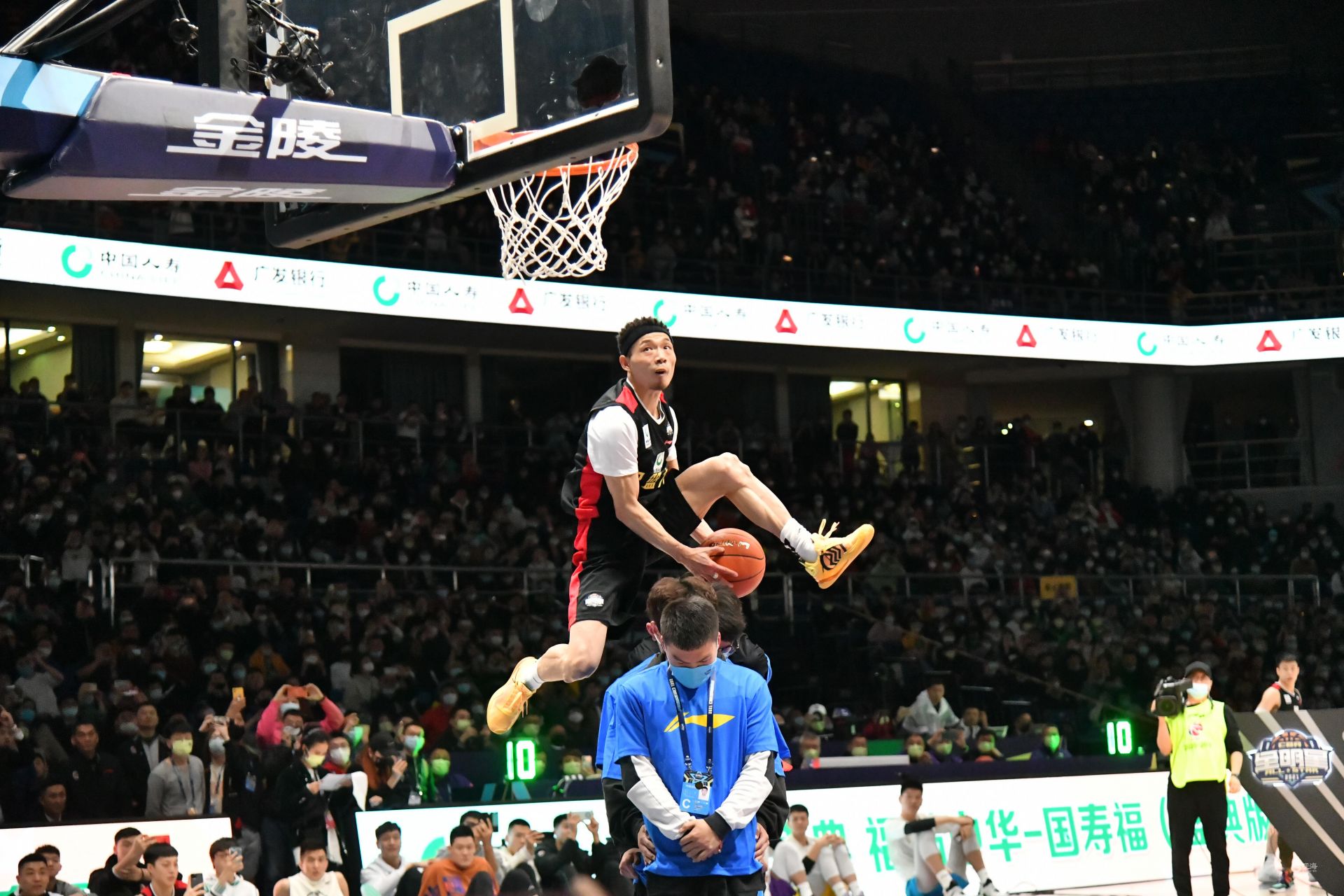 的方式限制 的方式限制