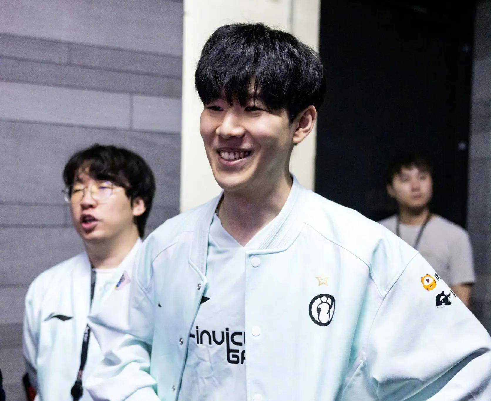 随即以前场 随即以前场